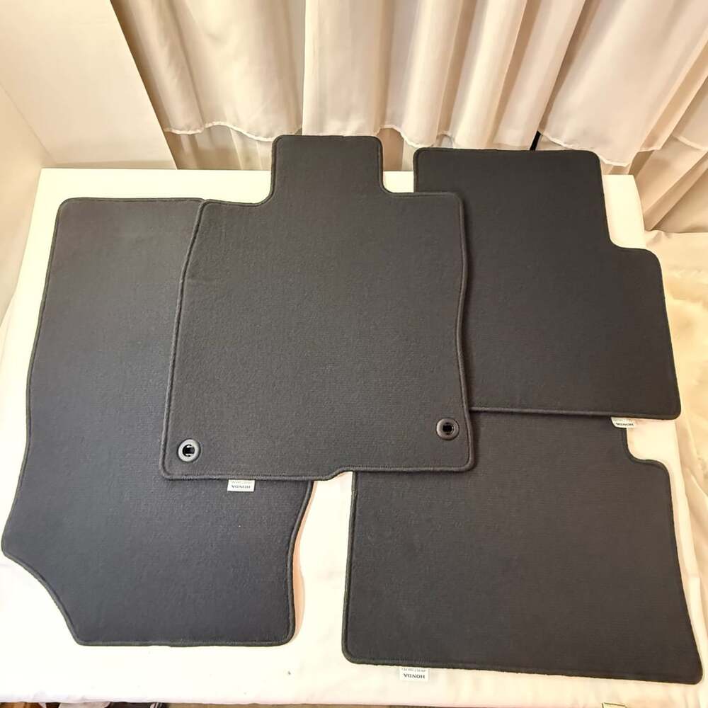 Genuine Honda Civic Black Carpet Floor Mat Set 4-Piece OEM 83600-TEG-A010-M1